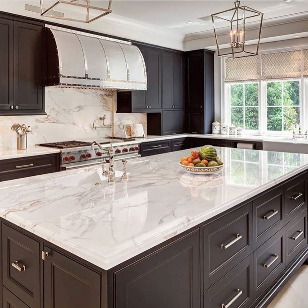 Cozinha com bancada de mármore: 40 lindas ideias para você! - Dicas Decor