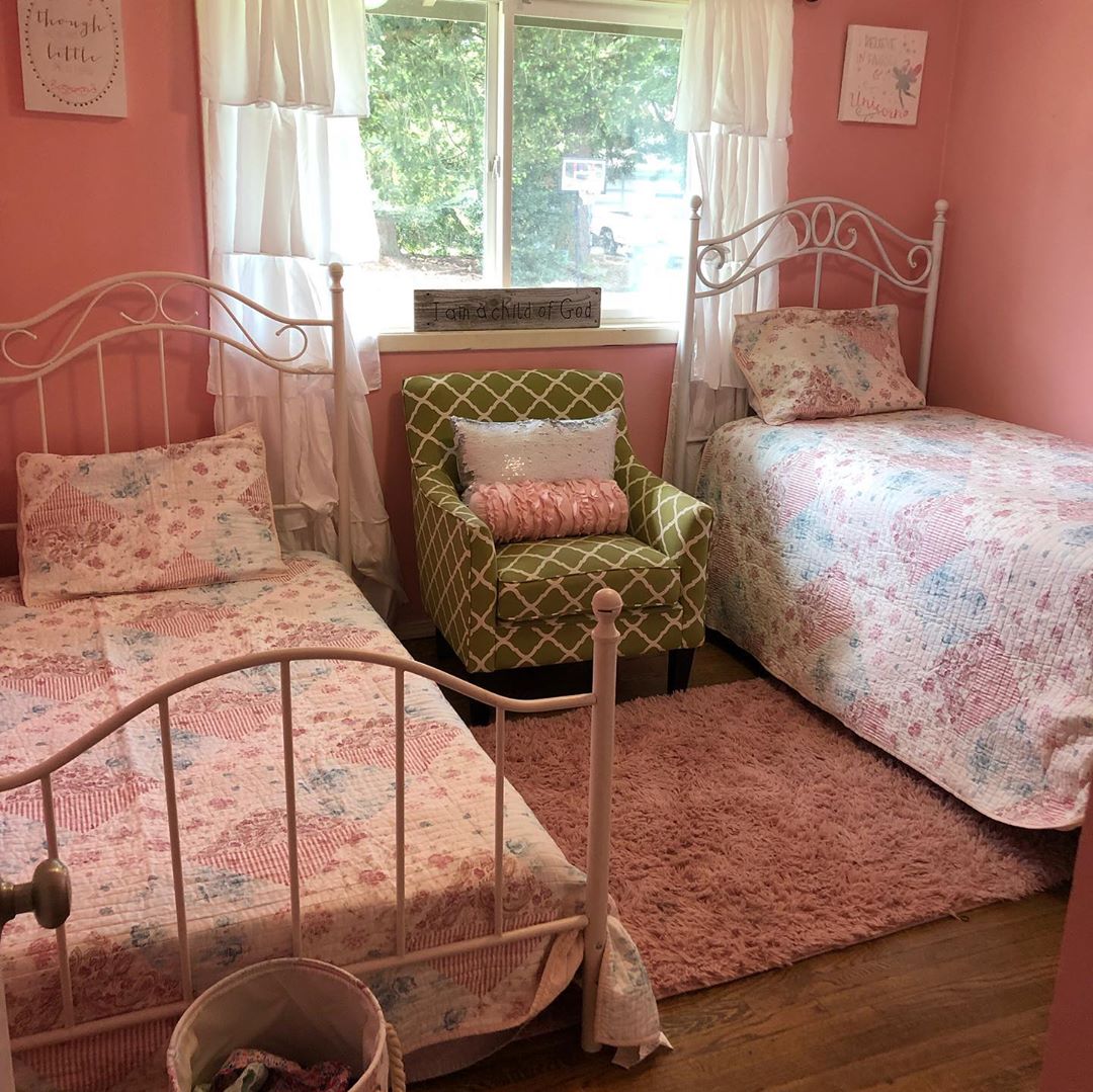 quarto rosa simples