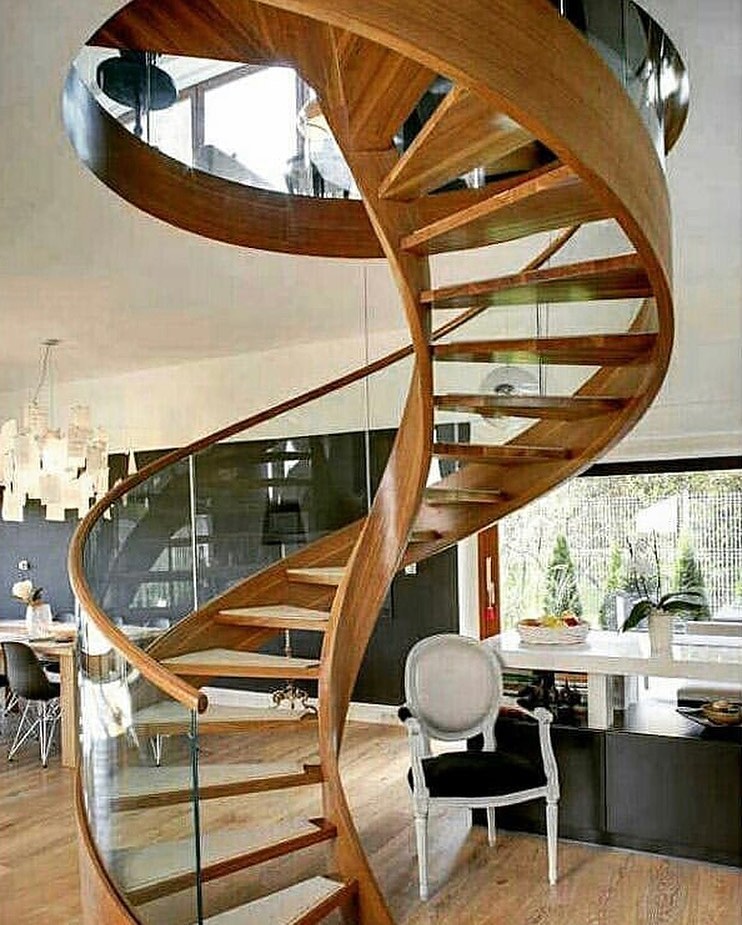 escada caracol de madeira