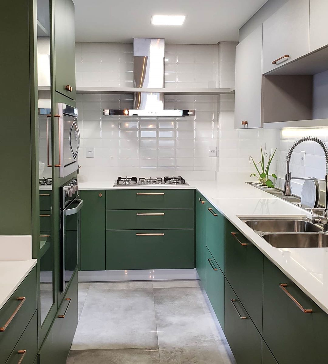 cozinha verde musgo minimalista