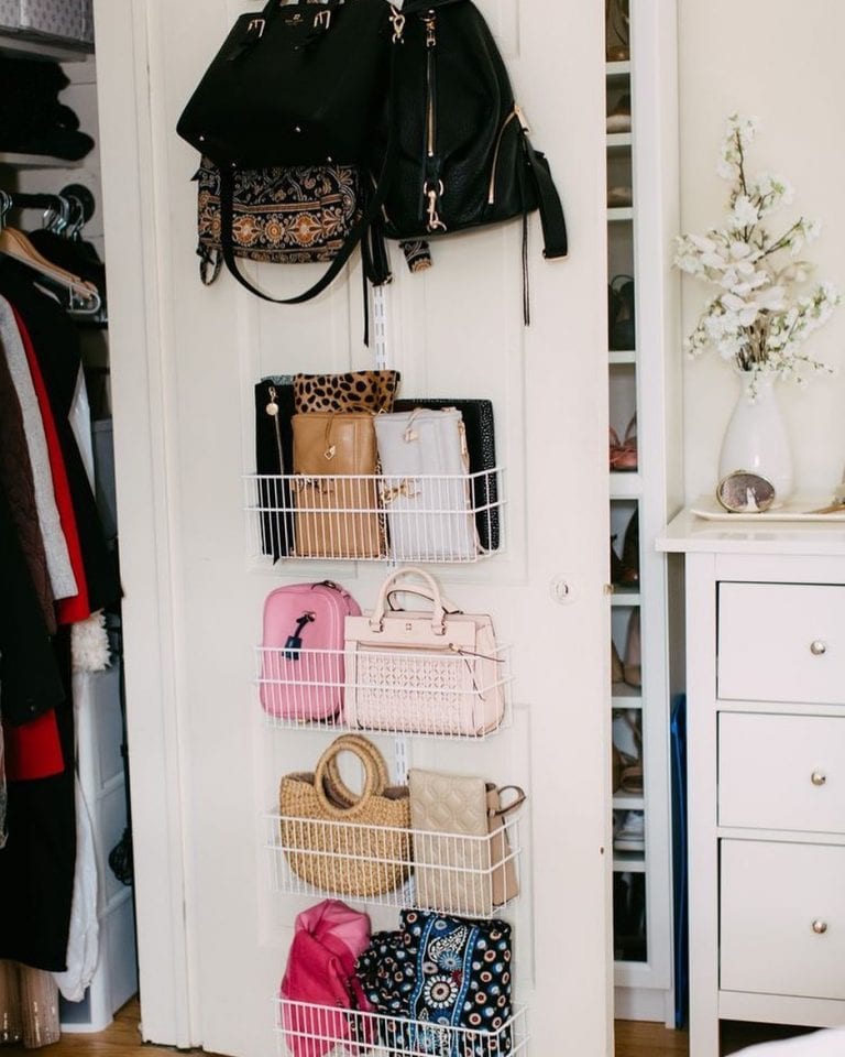 Conheça 30 ótimas ideias para Guardar e Organizar Bolsas! Dicas Decor